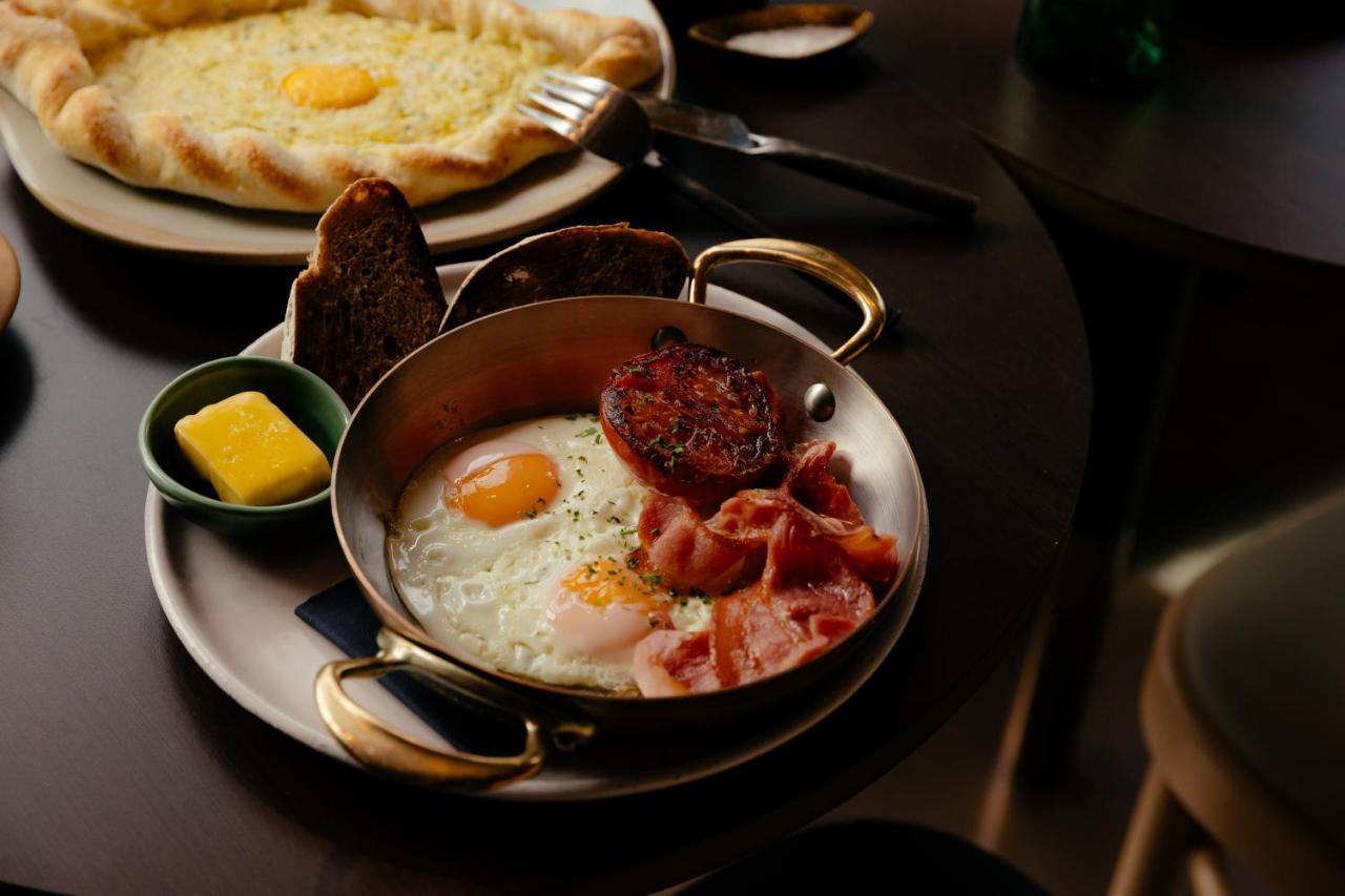 Qt Auckland Hotel Bagian luar foto A traditional English breakfast