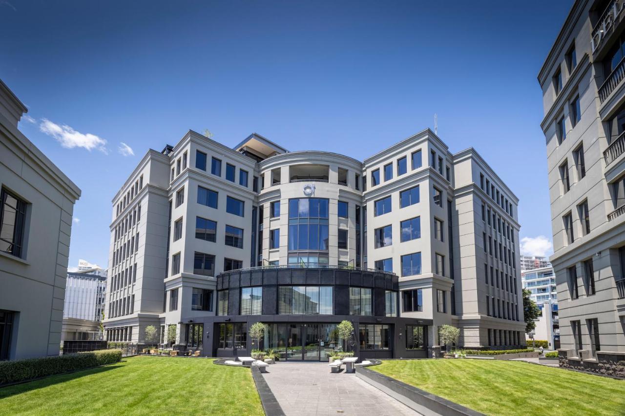 Qt Auckland Hotel Bagian luar foto The main building of the university