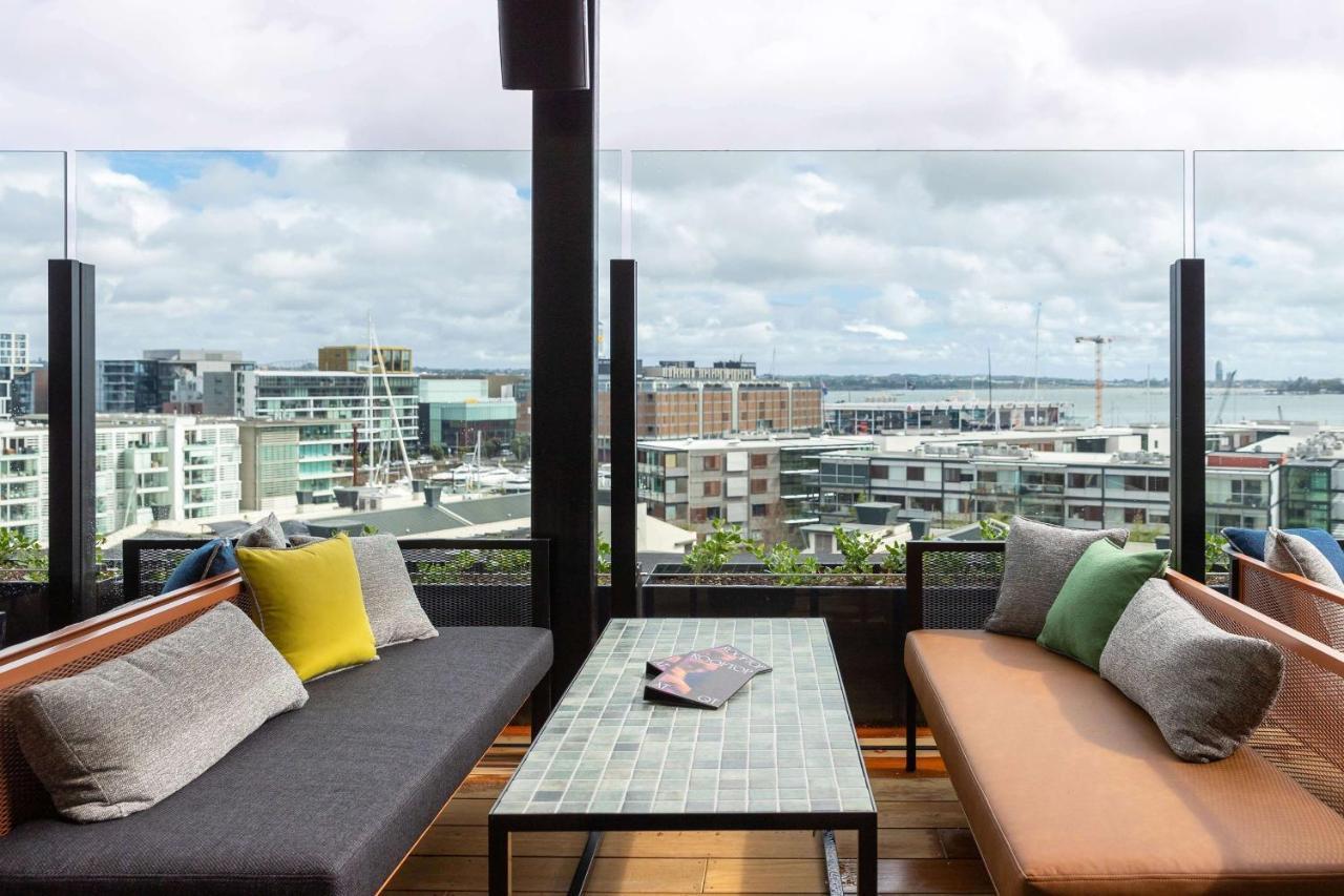 Qt Auckland Hotel Bagian luar foto The rooftop bar at the Hotel