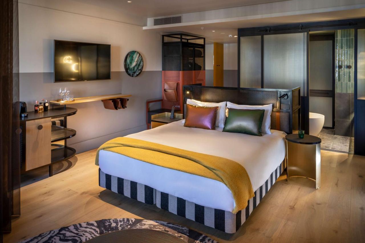 Qt Auckland Hotel Bagian luar foto A room at the hotel