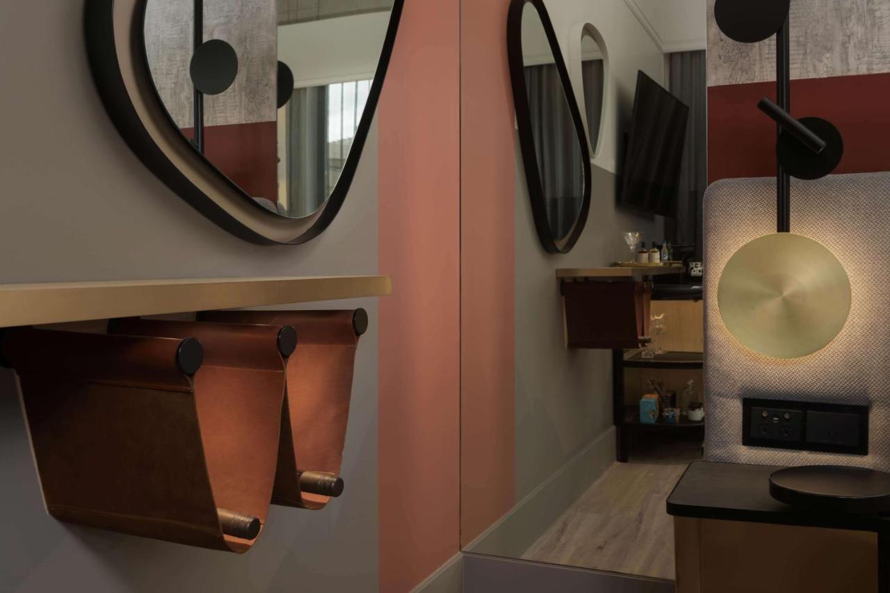 Qt Auckland Hotel Bagian luar foto A 3D rendering of a bathroom