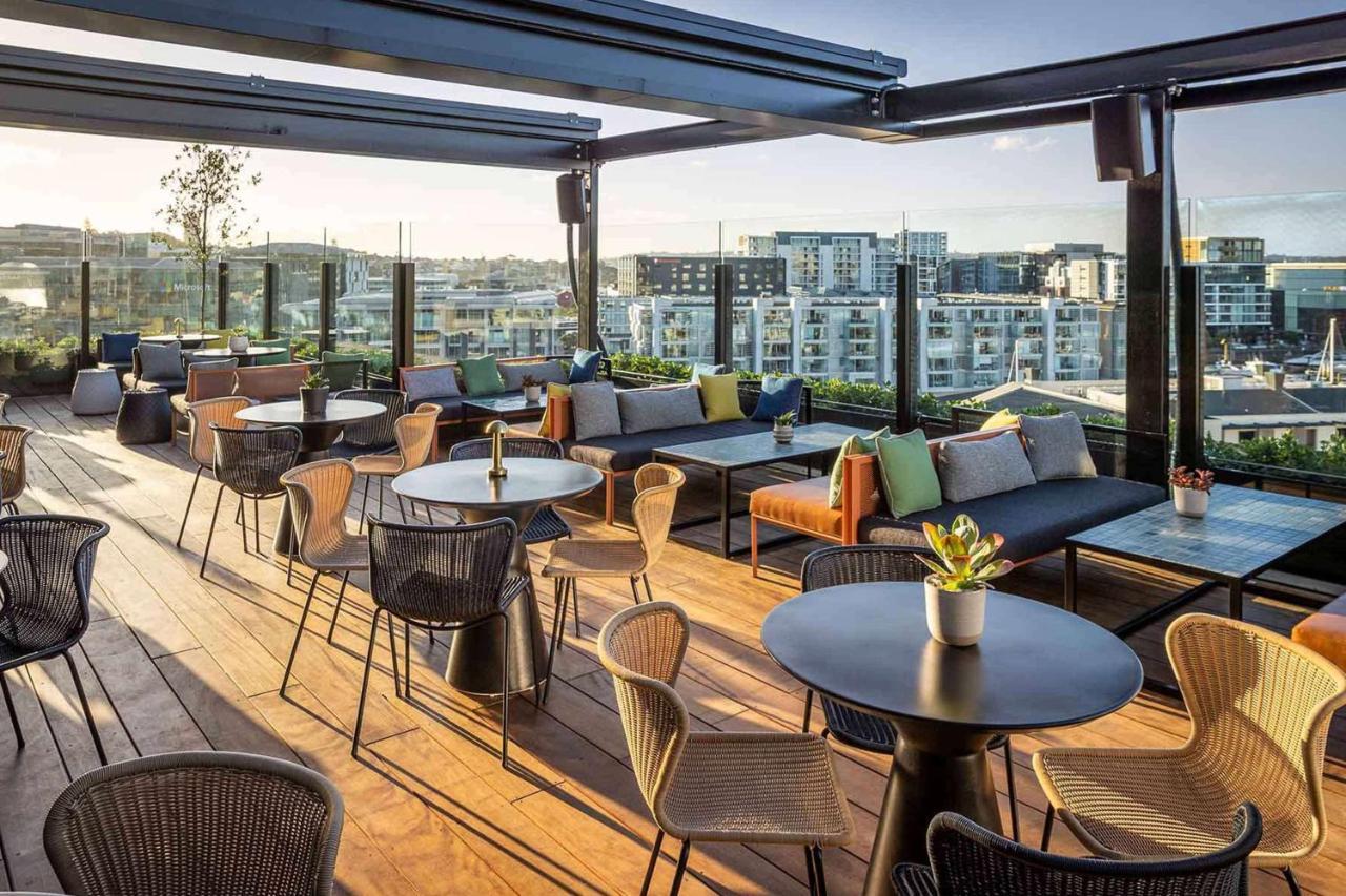 Qt Auckland Hotel Bagian luar foto The rooftop bar at the hotel