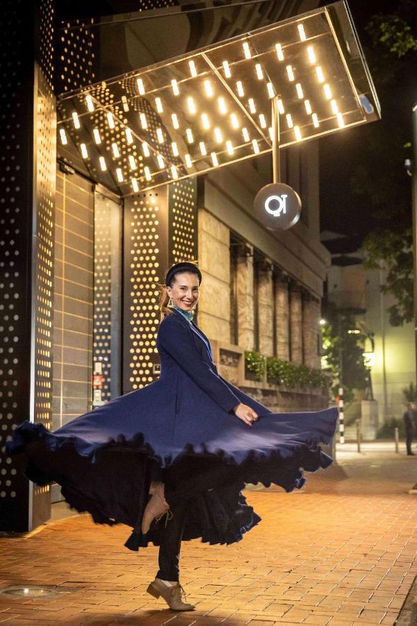 Qt Auckland Hotel Bagian luar foto A member of the staff at the hotel
