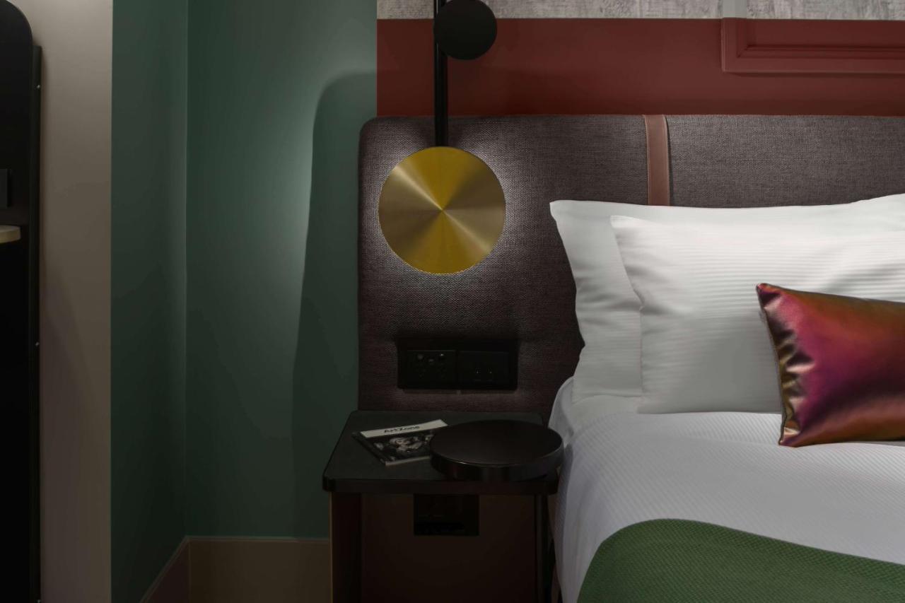 Qt Auckland Hotel Bagian luar foto A 3D rendering of a bedroom