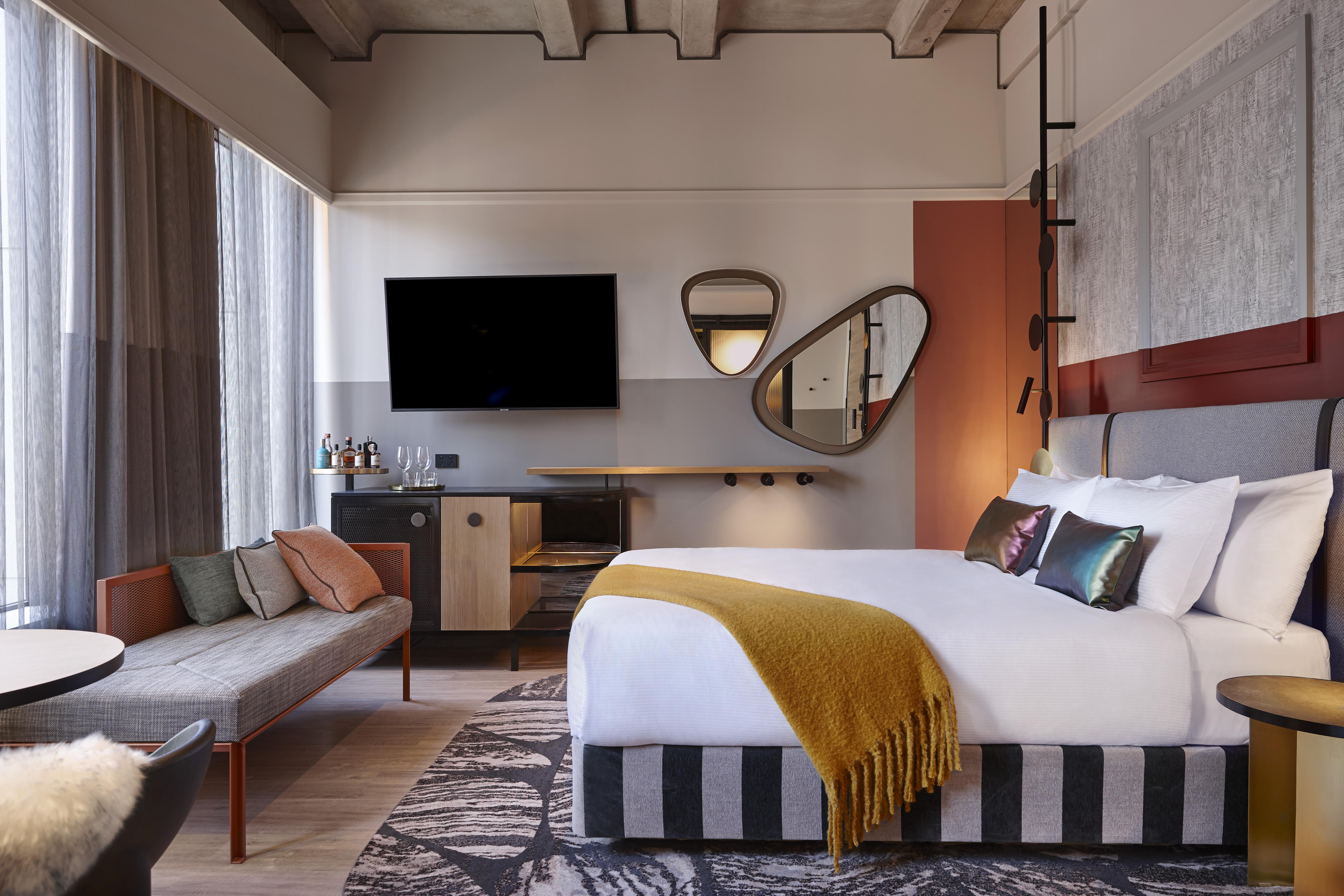 Qt Auckland Hotel Bagian luar foto A bedroom at the hotel