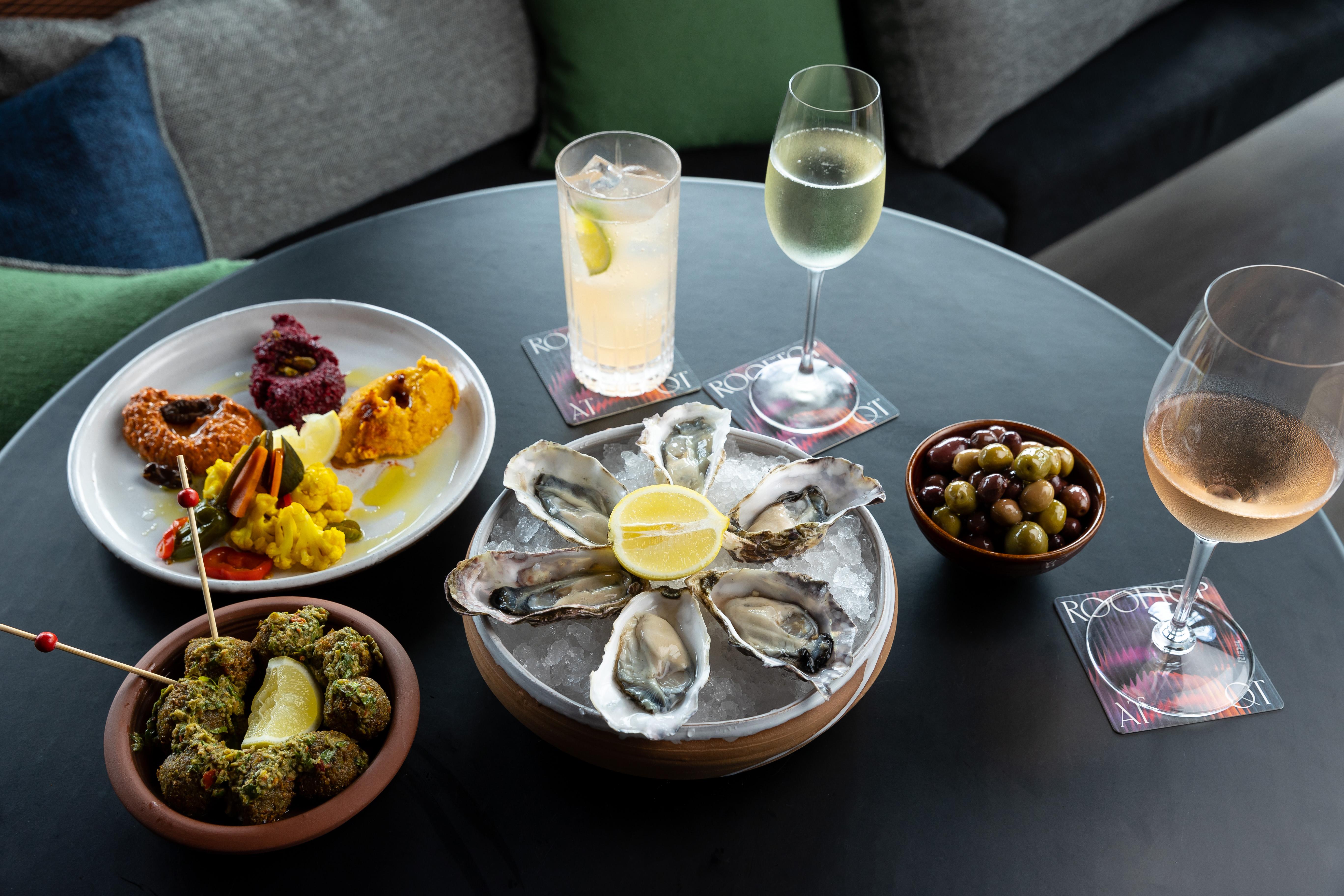 Qt Auckland Hotel Bagian luar foto A selection of tapas
