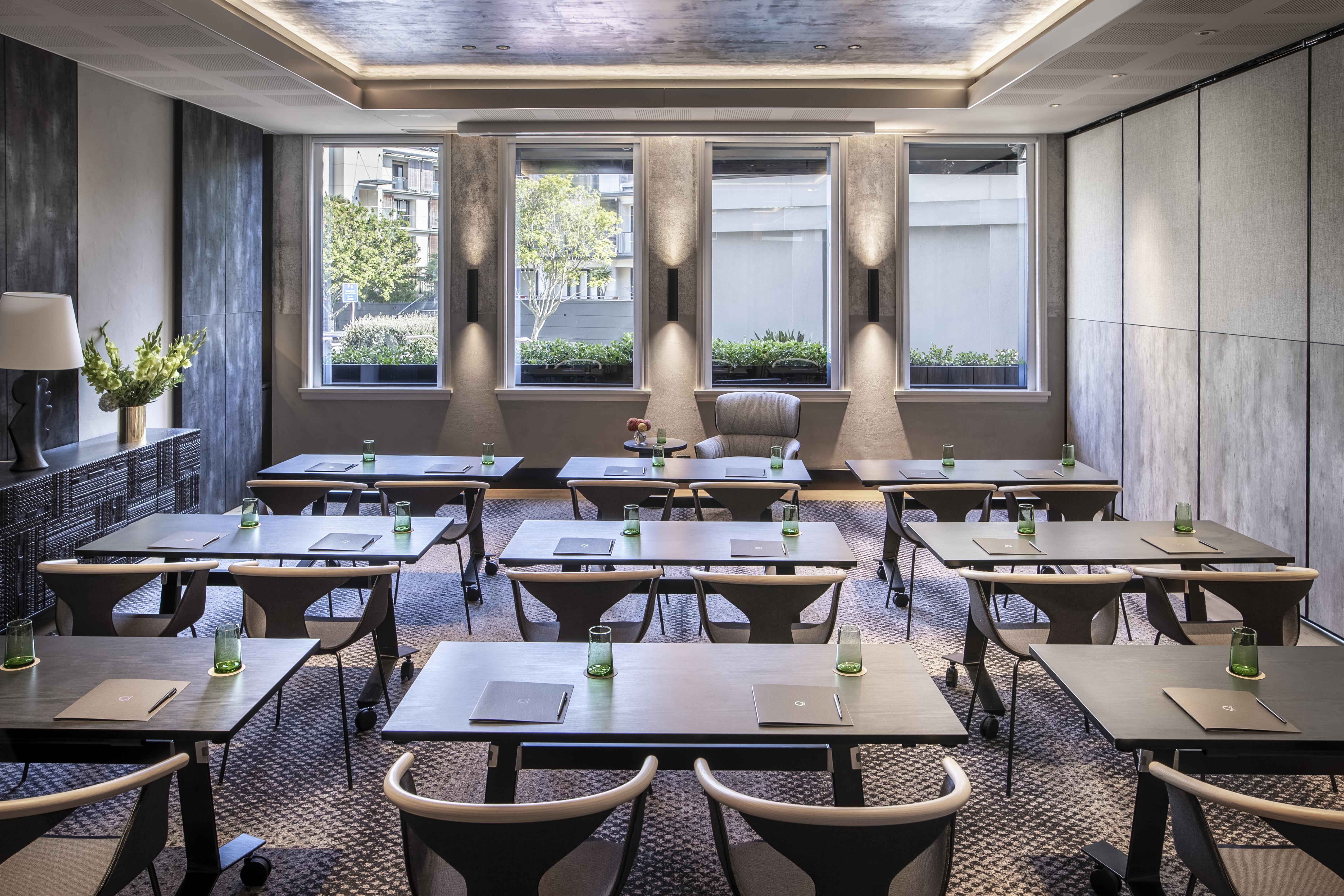 Qt Auckland Hotel Bagian luar foto The Library